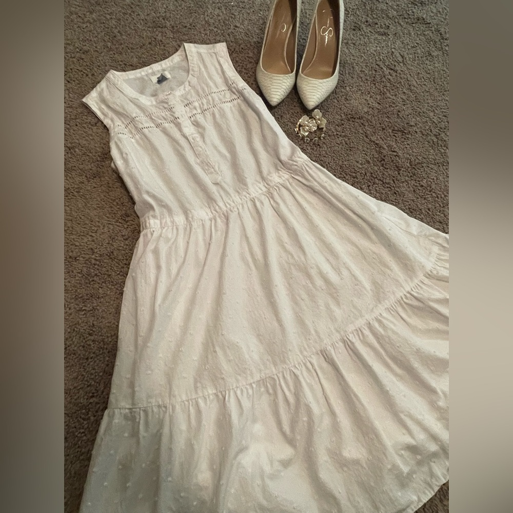 WHITE SHORT SLEEVE MID LENGTH DRESS